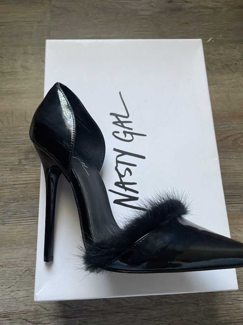 Black patent with fur pumps heels - Picture 2 of 8